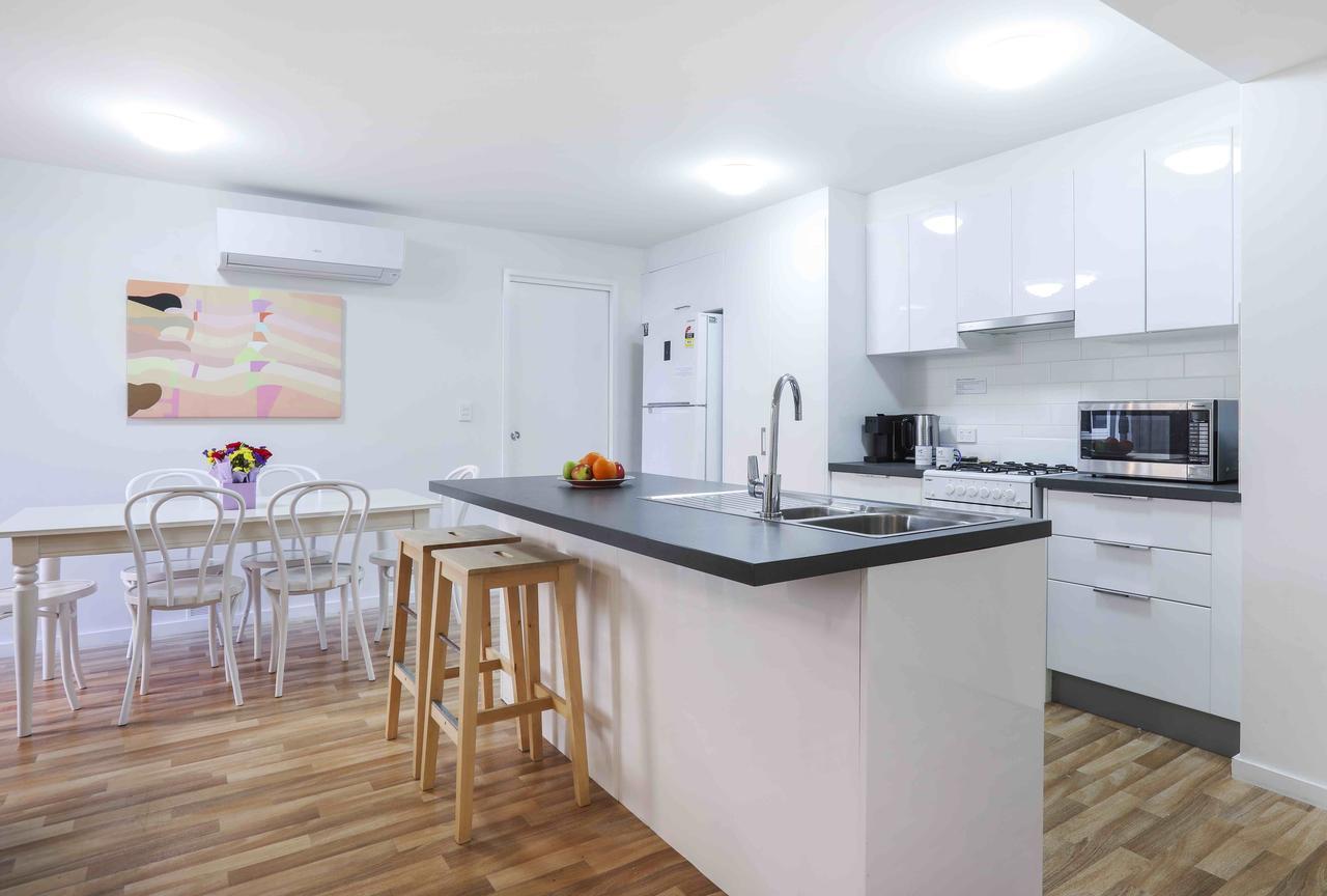 Sandbox Apartments Gold Coast Exterior photo